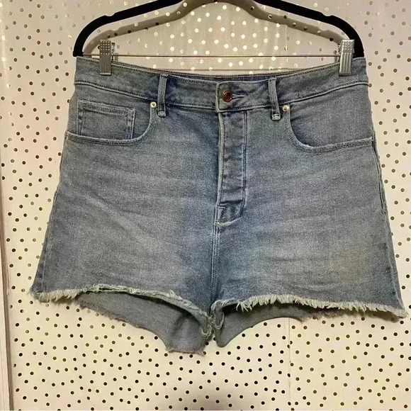 Good American Shorts - Picture 1 of 8